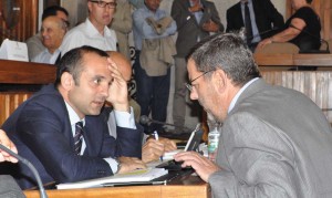 Il capogruppo di FI Mauro D'Attis e il sindaco Mimmo Consales