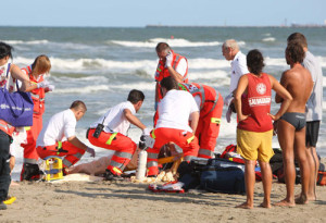 soccorsi 118 malore in spiaggia