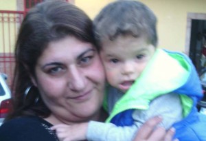 Il piccolo Francesco con la madre Daniela Catanzaro