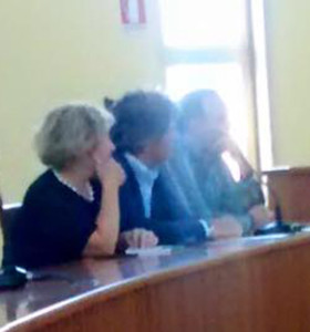 I banchi dell'opposizione. Da sinistra: Maria Lucia Carone, Tommaso Carone, Angelo Mazza