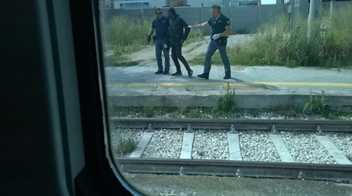 polizia arresto ferrovia treno