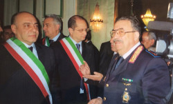 Un altro momento di quel 2 Giugno 2007: Dell'Aquila con l'allora sindaco di Fasano, Lello Di Bari, e con quello di Oria, Cosimo Ferretti