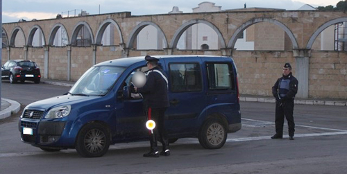 carabinieri posto di blocco controllo 