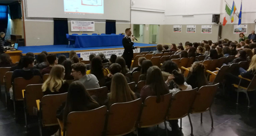 Brindisi. I Carabinieri incontrano gli studenti