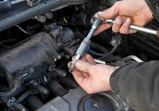 L'importanza delle candele nel motore di un'auto: funzionamento e come  sostituirle - Lo Strillone News